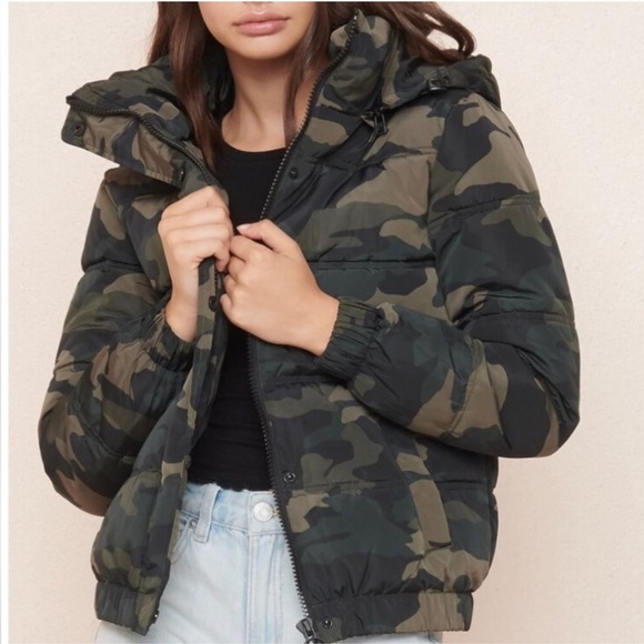 Garage Camouflage Puffer Coat Size XS NEW - Picture 1 of 8